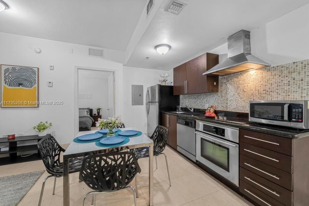 Vendido Recientemente: $235,000 (1 camas, 1 baños, 522 Pies cuadrados)