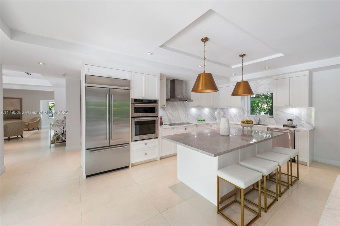 最近售出: $3,250,000 (4 贝兹, 4 浴室, 3566 平方英尺)