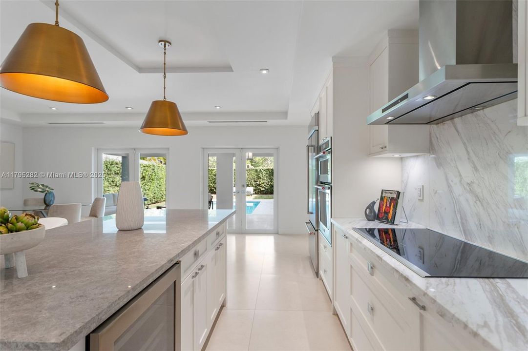 最近售出: $3,250,000 (4 贝兹, 4 浴室, 3566 平方英尺)