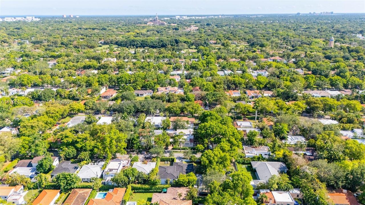 最近售出: $3,250,000 (4 贝兹, 4 浴室, 3566 平方英尺)