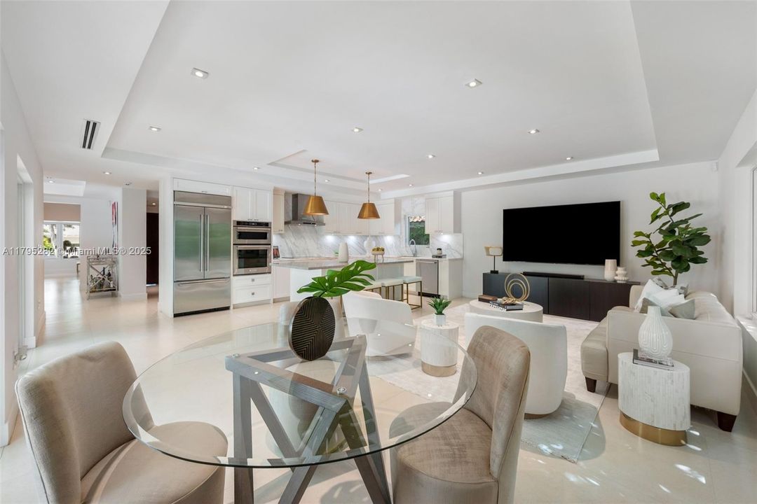 最近售出: $3,250,000 (4 贝兹, 4 浴室, 3566 平方英尺)