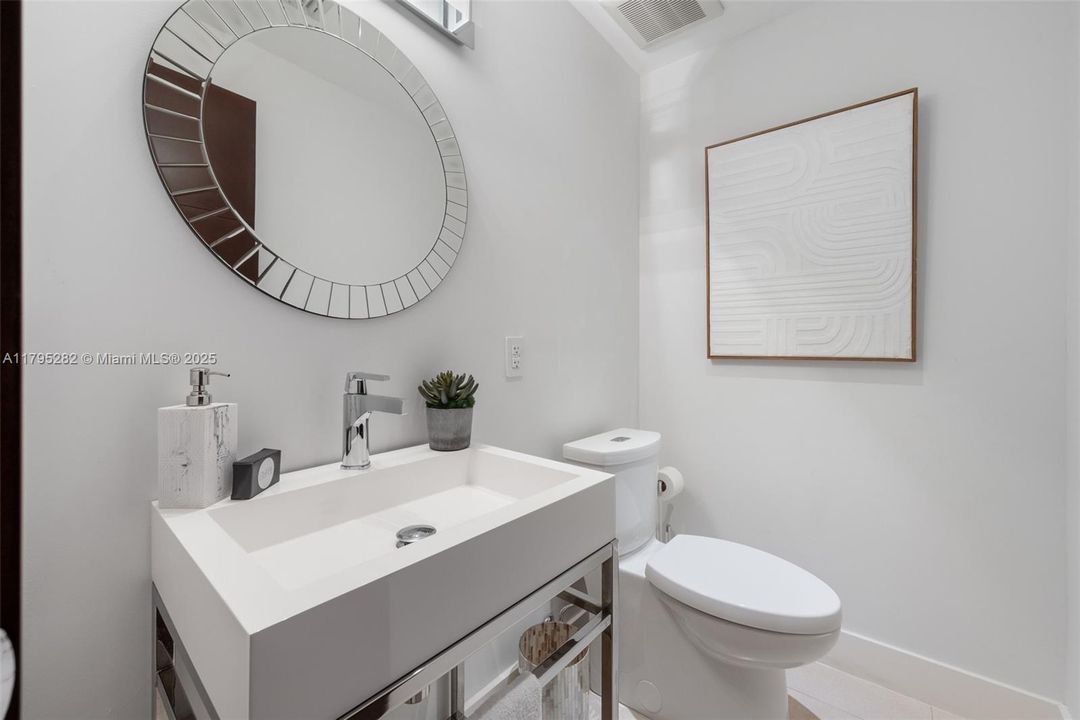 最近售出: $3,250,000 (4 贝兹, 4 浴室, 3566 平方英尺)