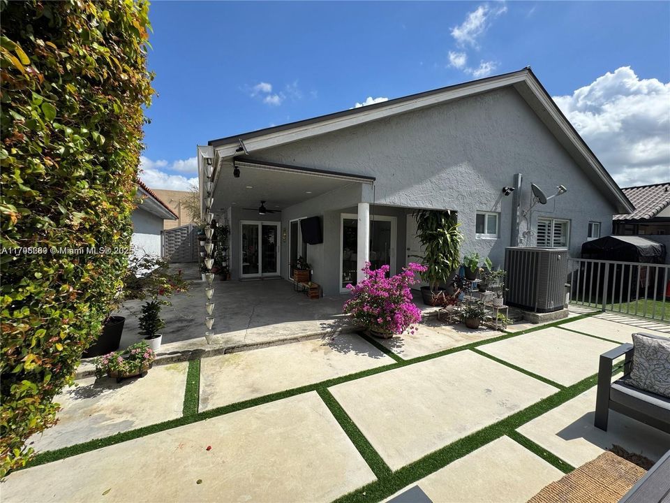 最近售出: $714,000 (3 贝兹, 2 浴室, 1744 平方英尺)