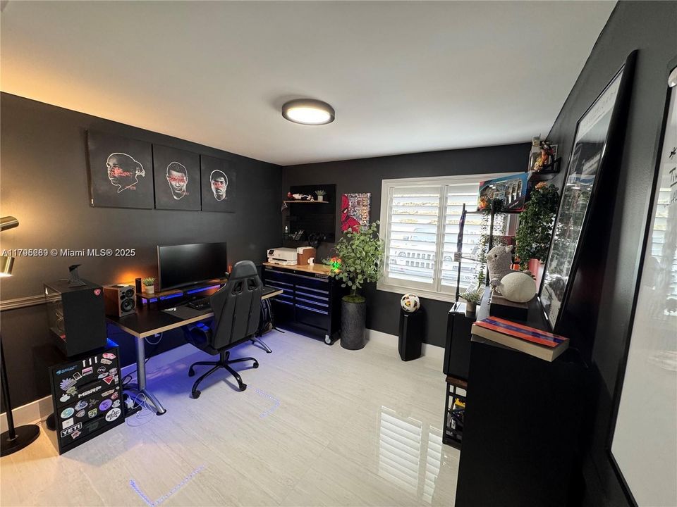 最近售出: $714,000 (3 贝兹, 2 浴室, 1744 平方英尺)