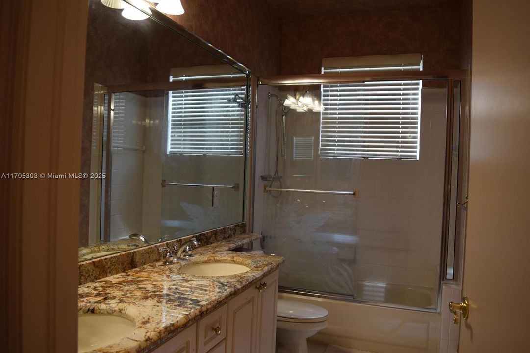 Recently Rented: $4,400 (4 beds, 2 baths, 2943 Square Feet)