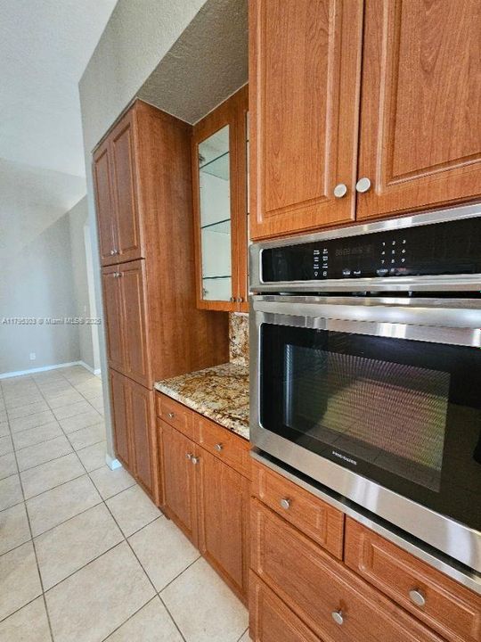 Recently Rented: $4,400 (4 beds, 2 baths, 2943 Square Feet)