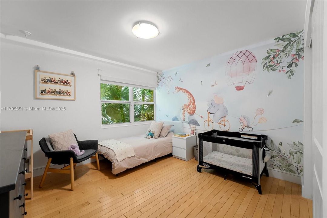 Recientemente alquilado: $12,900 (3 camas, 3 baños, 2215 Pies cuadrados)