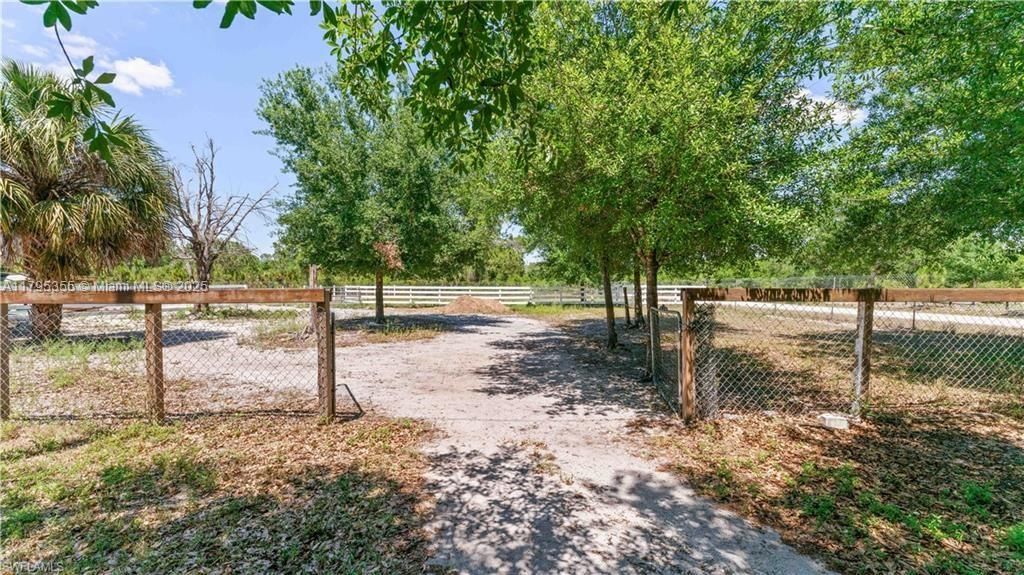 630 & 640 N WILLOW STMONTURA RANCHES, FL 33440630 & 640 N WILLOW STMONTURA RANCHES, FL 33440