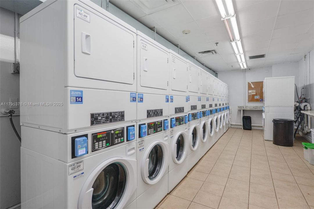 最近售出: $315,000 (2 贝兹, 2 浴室, 914 平方英尺)