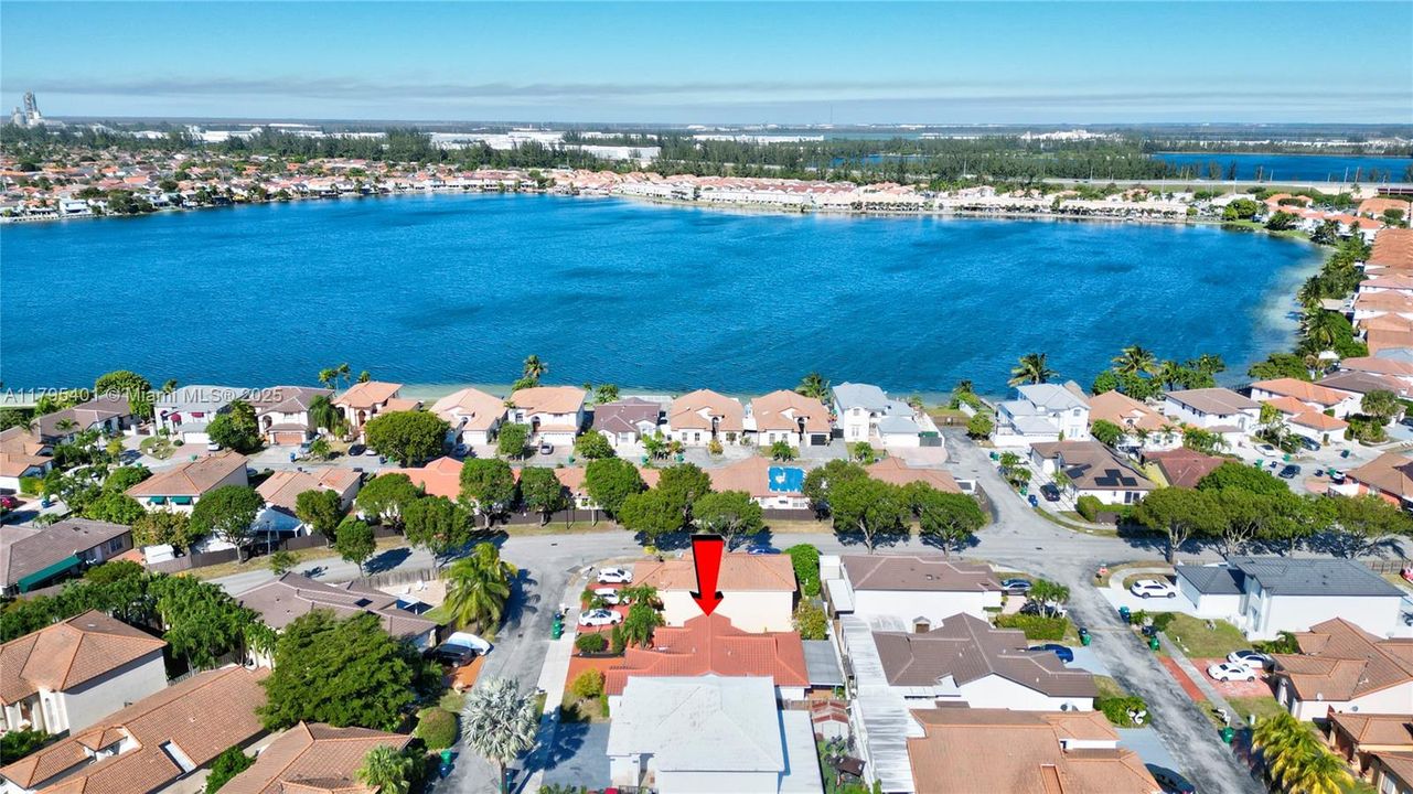 Vendido Recientemente: $598,000 (3 camas, 2 baños, 1607 Pies cuadrados)