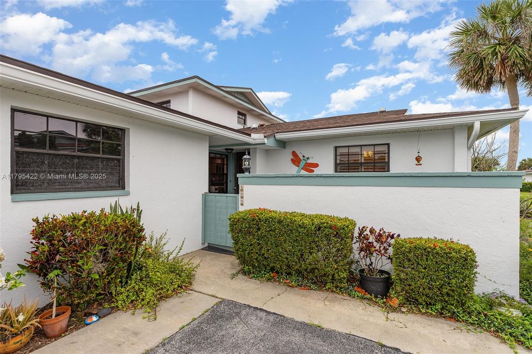 Vendido Recientemente: $349,000 (2 camas, 2 baños, 0 Pies cuadrados)