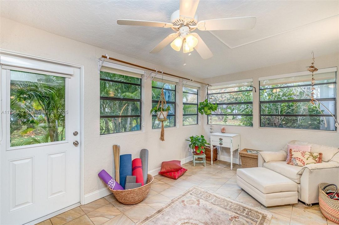 Vendido Recientemente: $349,000 (2 camas, 2 baños, 0 Pies cuadrados)