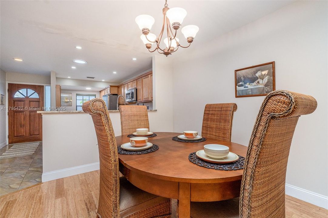 Vendido Recientemente: $349,000 (2 camas, 2 baños, 0 Pies cuadrados)