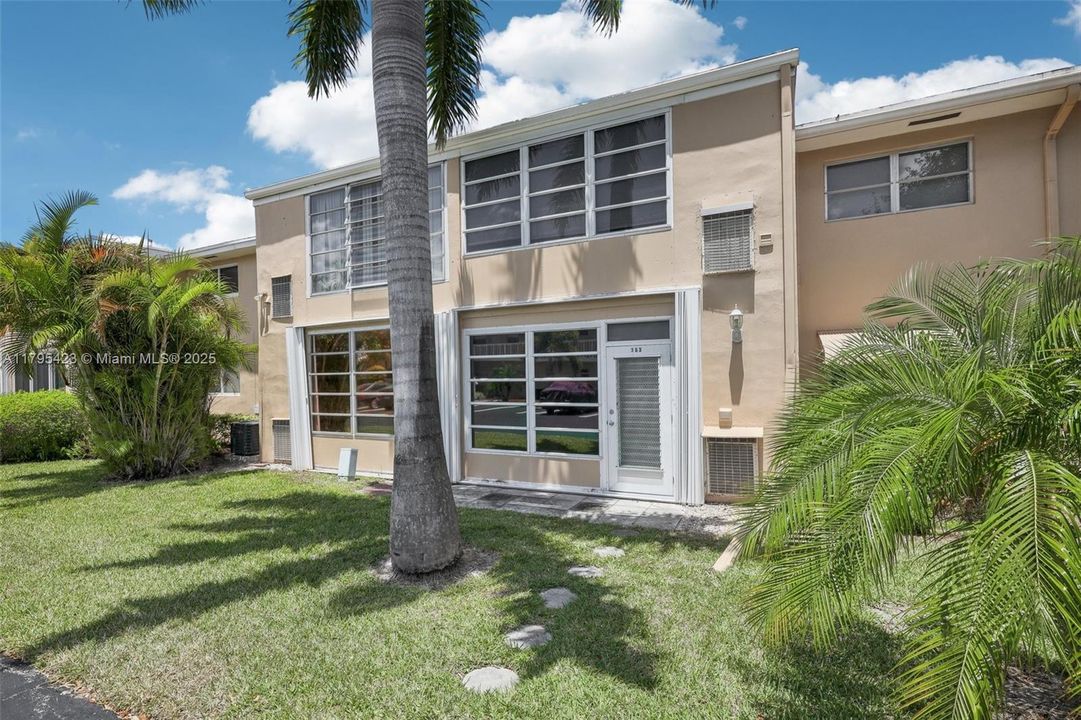 Недавно продано: $75,000 (1 спален, 1 ванн, 624 Квадратных фут)