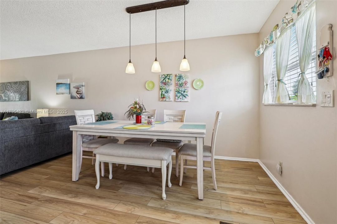 Недавно продано: $75,000 (1 спален, 1 ванн, 624 Квадратных фут)