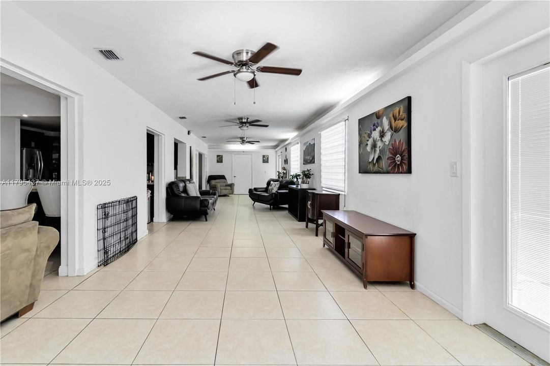 Recently Sold: $899,900 (4 beds, 2 baths, 3319 Square Feet)