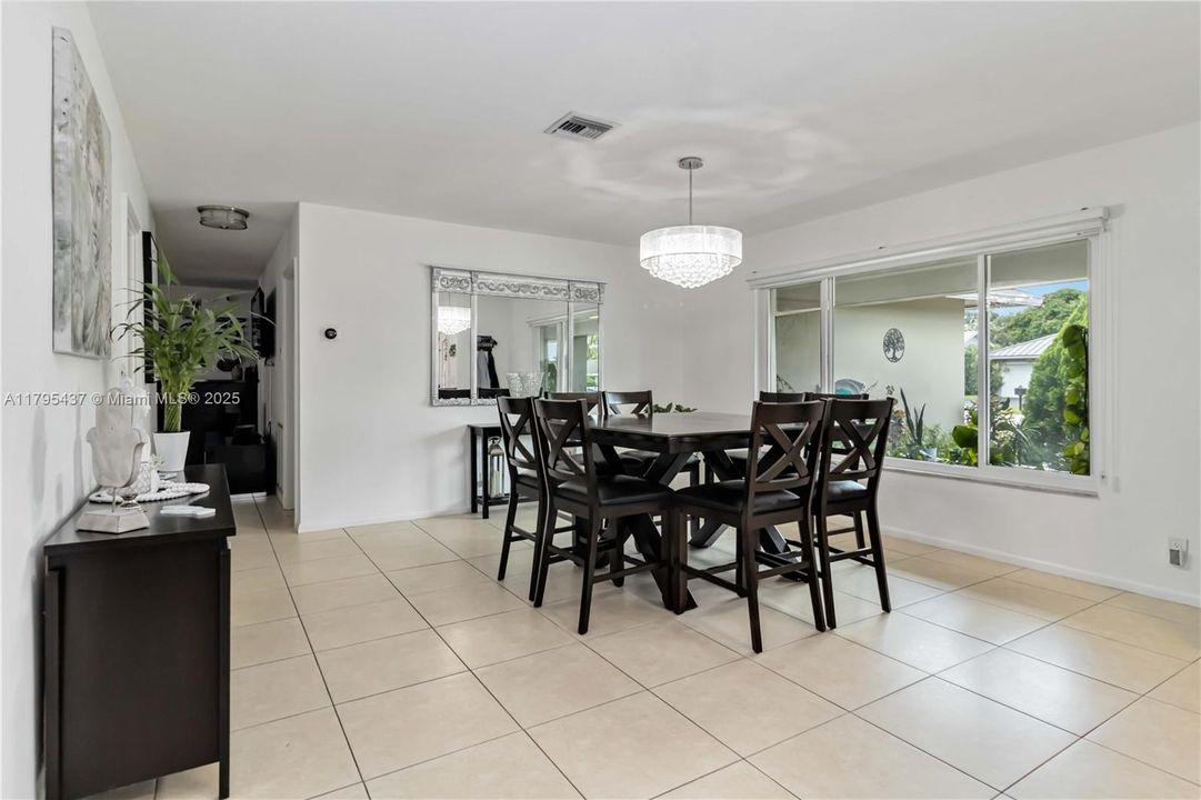 Recently Sold: $899,900 (4 beds, 2 baths, 3319 Square Feet)