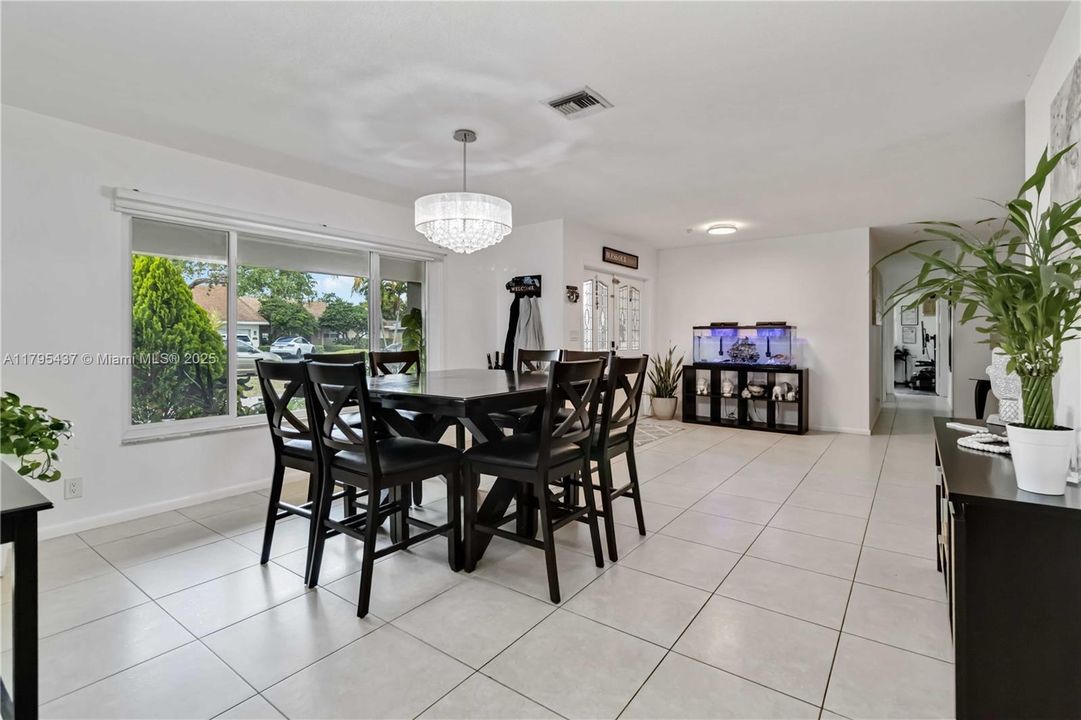 Recently Sold: $899,900 (4 beds, 2 baths, 3319 Square Feet)