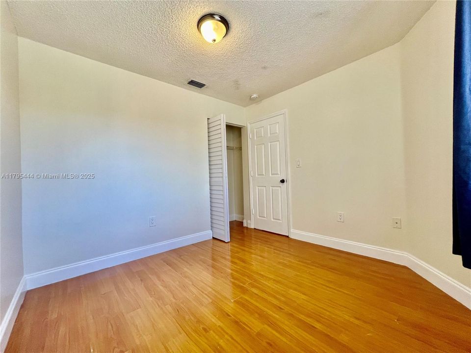 Recently Rented: $2,850 (3 beds, 2 baths, 1270 Square Feet)