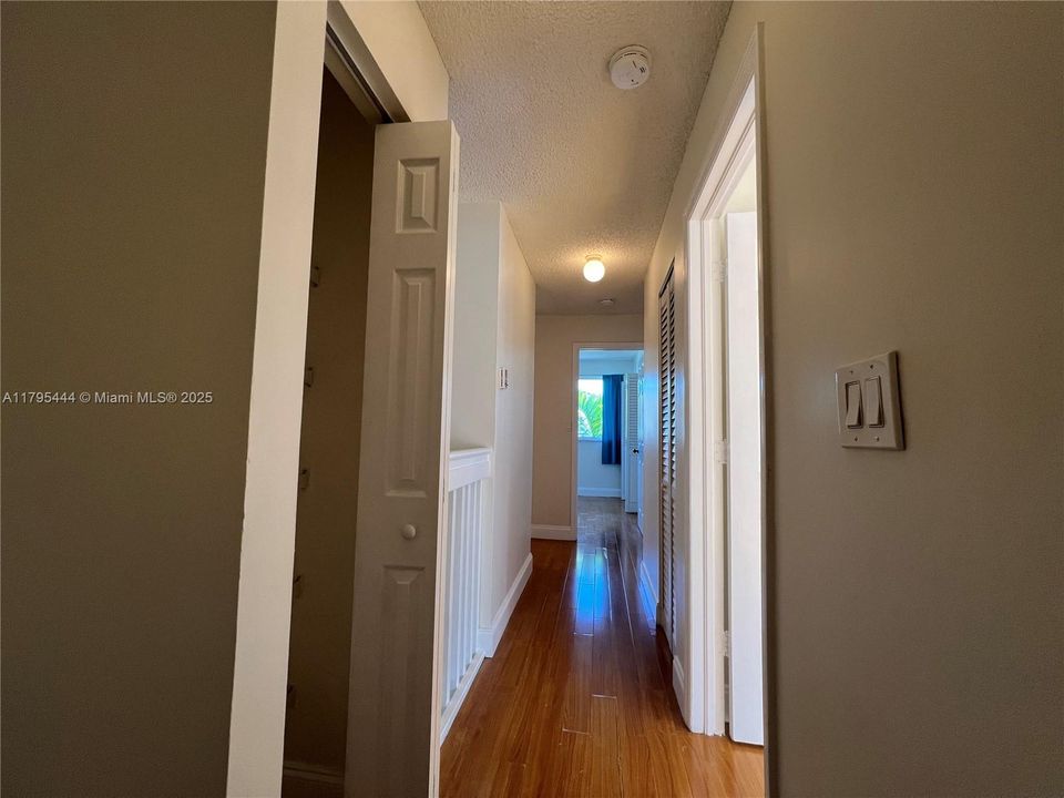 Recently Rented: $2,850 (3 beds, 2 baths, 1270 Square Feet)