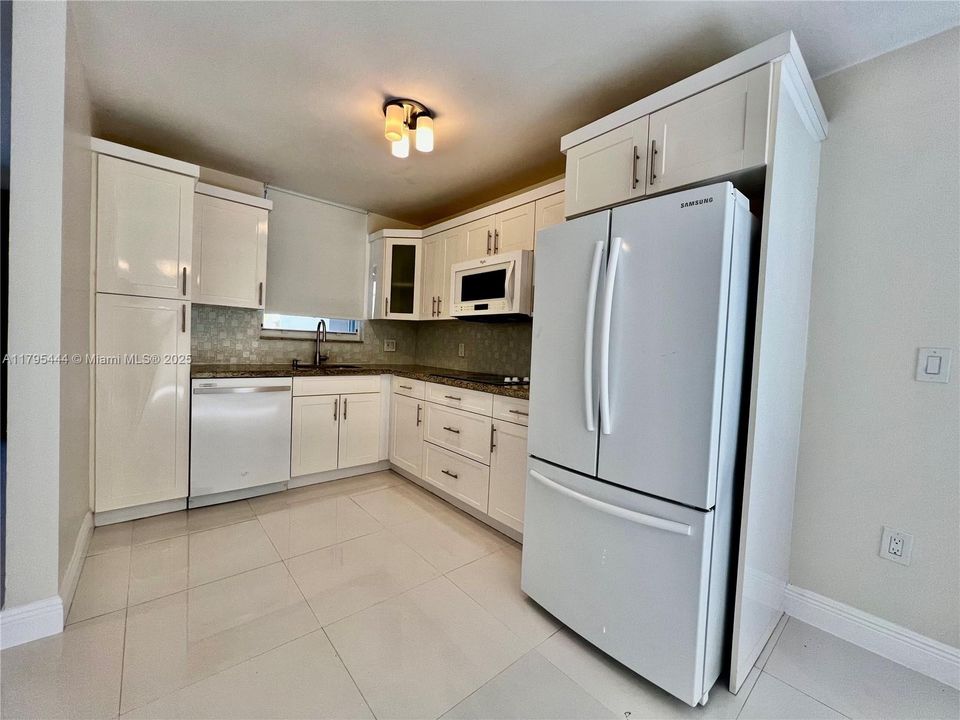 Recently Rented: $2,850 (3 beds, 2 baths, 1270 Square Feet)