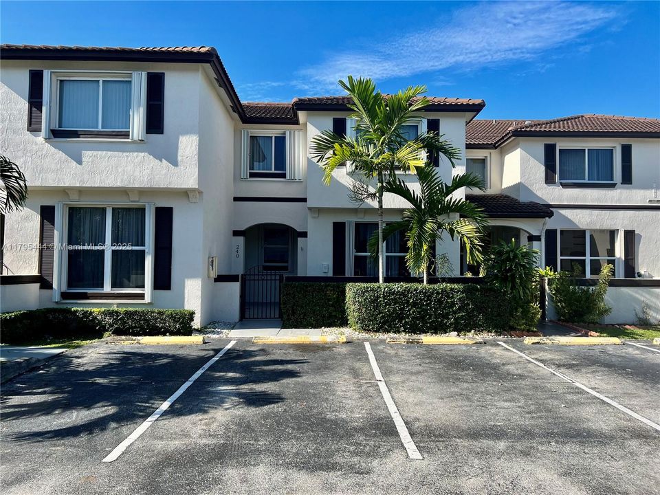 Recently Rented: $2,850 (3 beds, 2 baths, 1270 Square Feet)