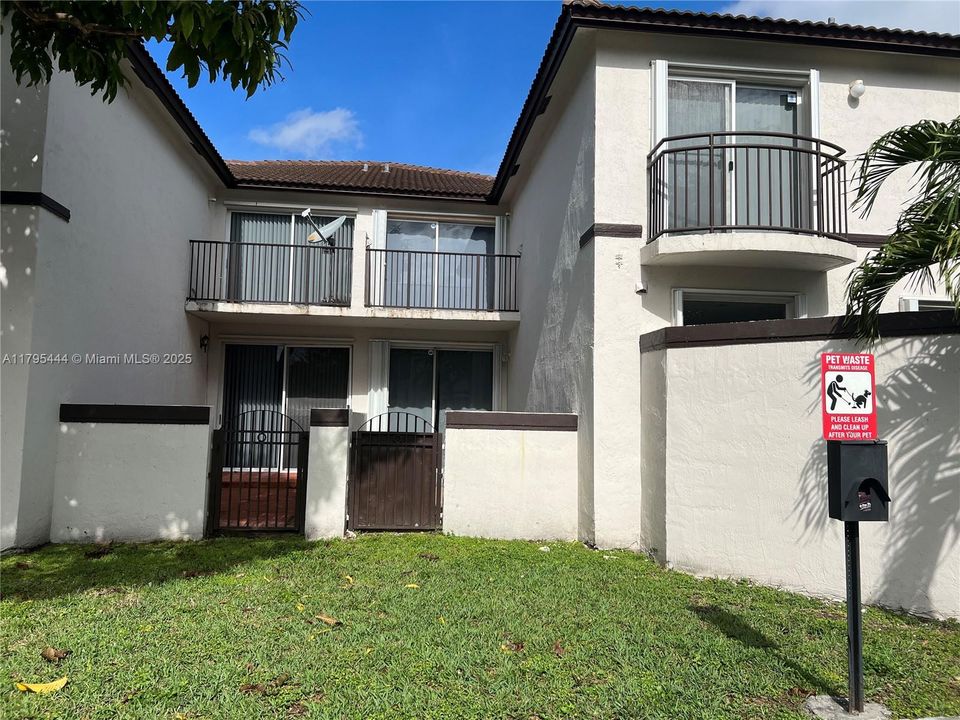 Recently Rented: $2,850 (3 beds, 2 baths, 1270 Square Feet)