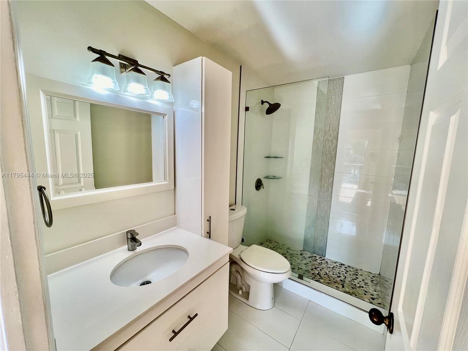 Recently Rented: $2,850 (3 beds, 2 baths, 1270 Square Feet)