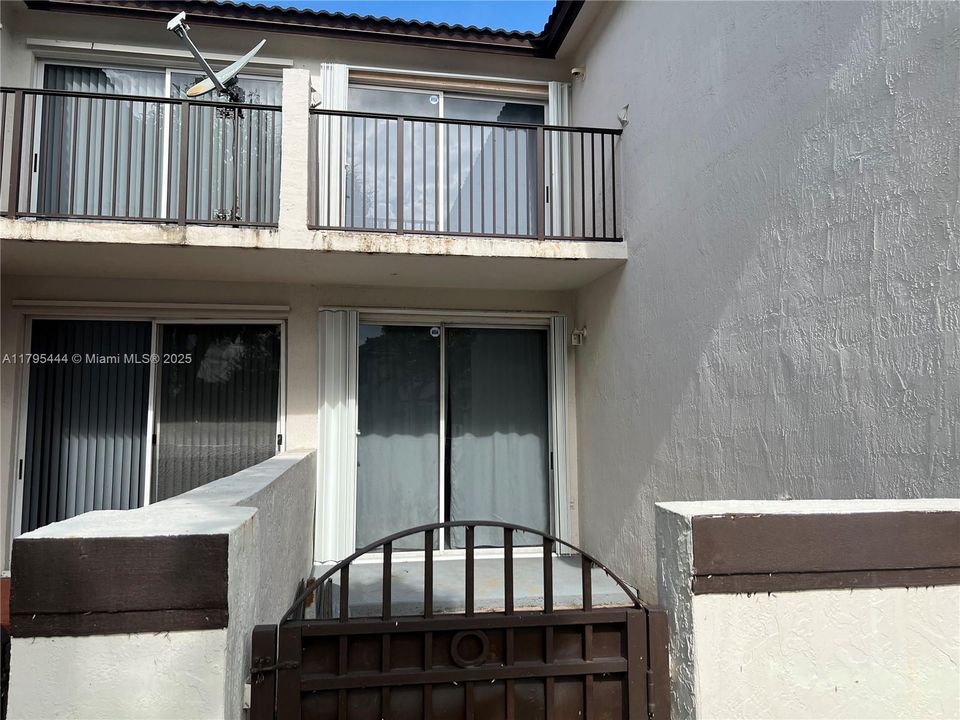 Recently Rented: $2,850 (3 beds, 2 baths, 1270 Square Feet)