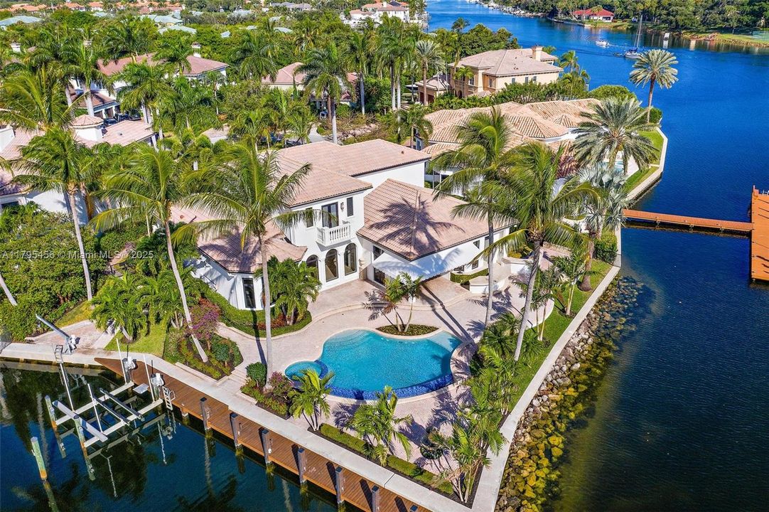 For Sale: $8,750,000 (5 beds, 5 baths, 4611 Square Feet)