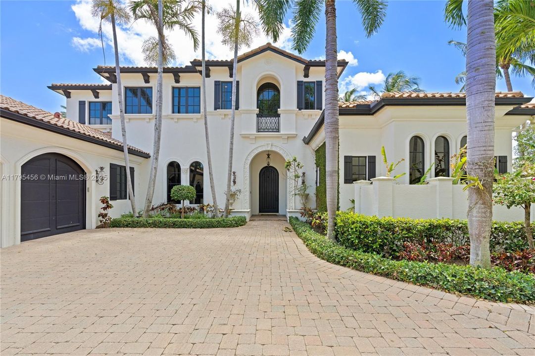 For Sale: $8,750,000 (5 beds, 5 baths, 4611 Square Feet)