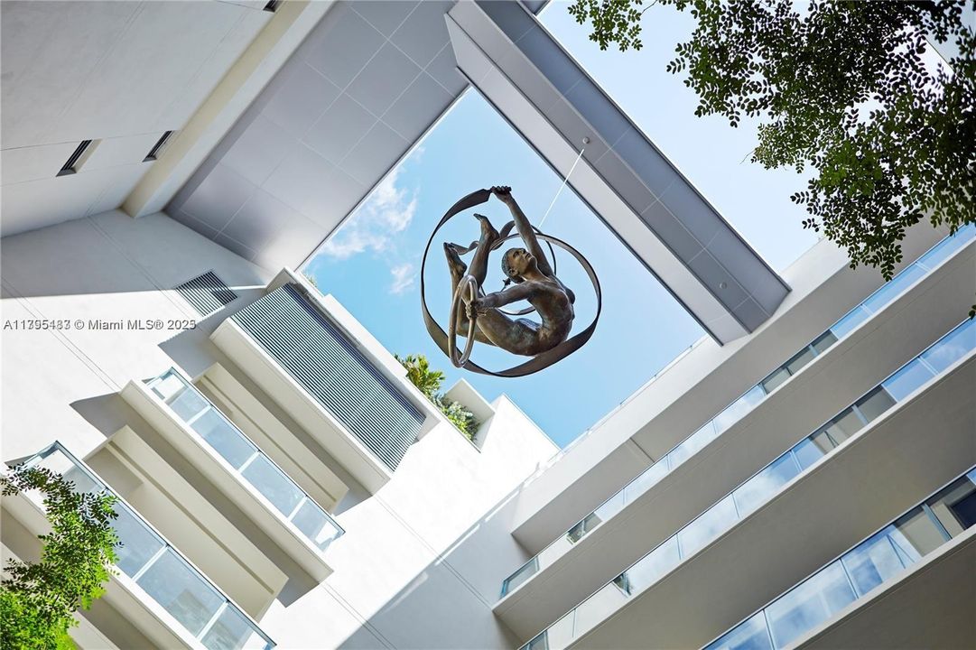 待售: $530,000 (1 贝兹, 1 浴室, 724 平方英尺)