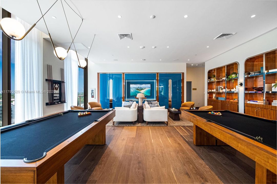 For Sale: $1,495,000 (2 beds, 2 baths, 982 Square Feet)