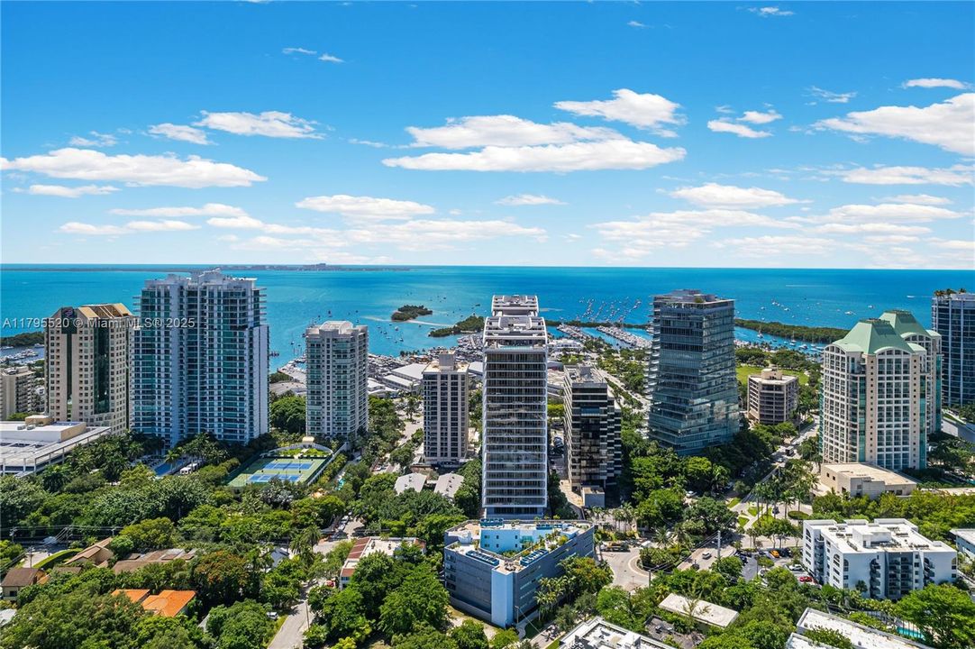 For Sale: $1,495,000 (2 beds, 2 baths, 982 Square Feet)