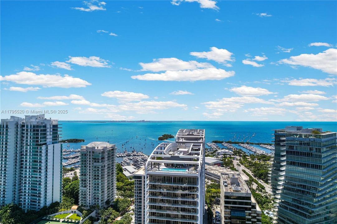 For Sale: $1,495,000 (2 beds, 2 baths, 982 Square Feet)
