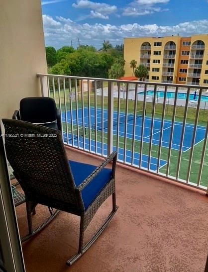 Recently Sold: $199,900 (1 beds, 1 baths, 870 Square Feet)