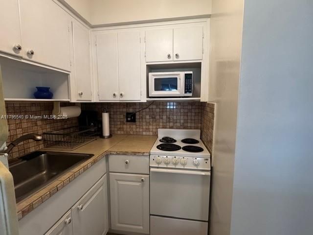 待售: $117,700 (1 贝兹, 1 浴室, 600 平方英尺)