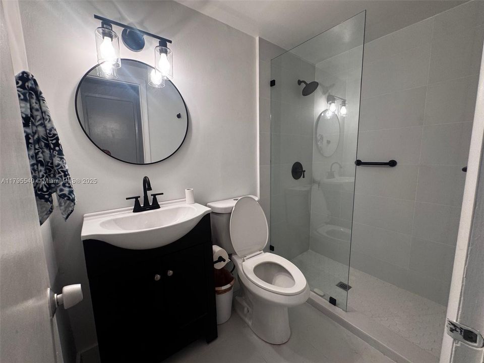 待售: $117,700 (1 贝兹, 1 浴室, 600 平方英尺)