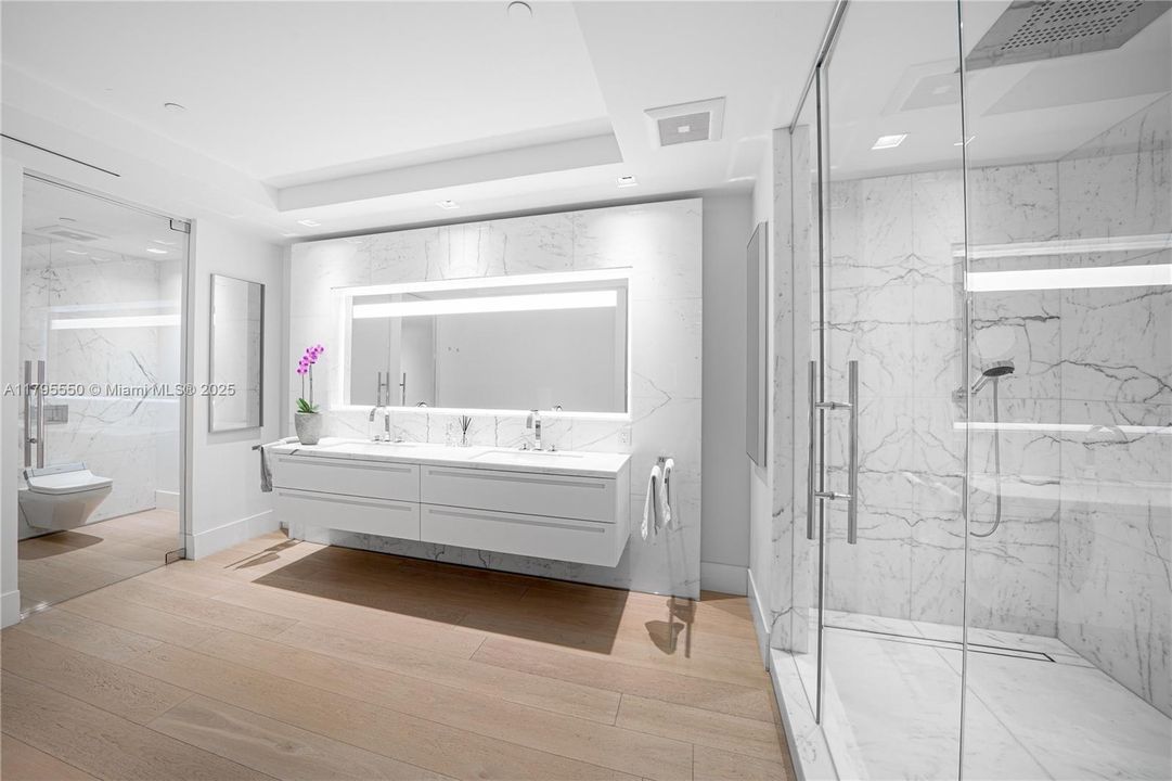 For Sale: $23,500,000 (5 beds, 6 baths, 7630 Square Feet)