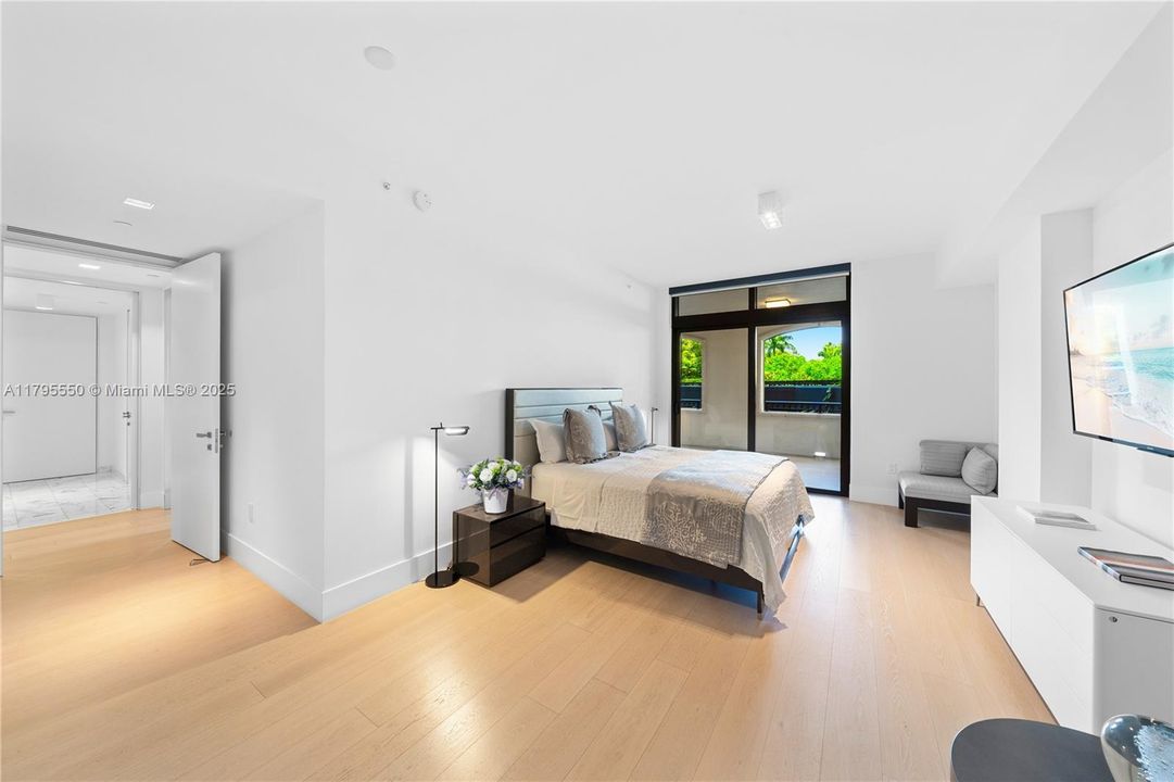 For Sale: $23,500,000 (5 beds, 6 baths, 7630 Square Feet)