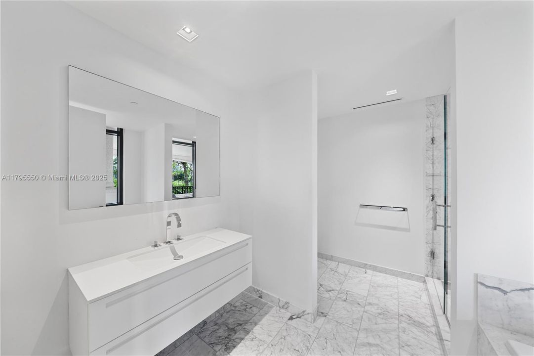 For Sale: $23,500,000 (5 beds, 6 baths, 7630 Square Feet)