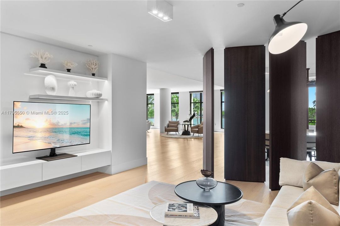 For Sale: $23,500,000 (5 beds, 6 baths, 7630 Square Feet)
