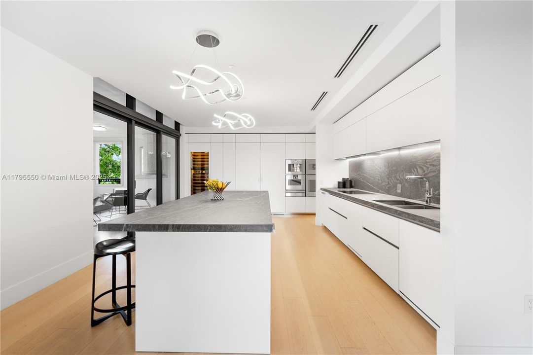 For Sale: $23,500,000 (5 beds, 6 baths, 7630 Square Feet)