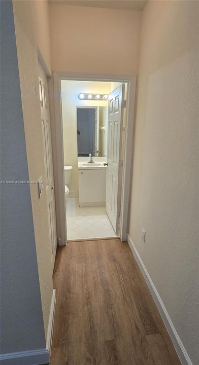 Recently Rented: $2,200 (2 beds, 2 baths, 1069 Square Feet)