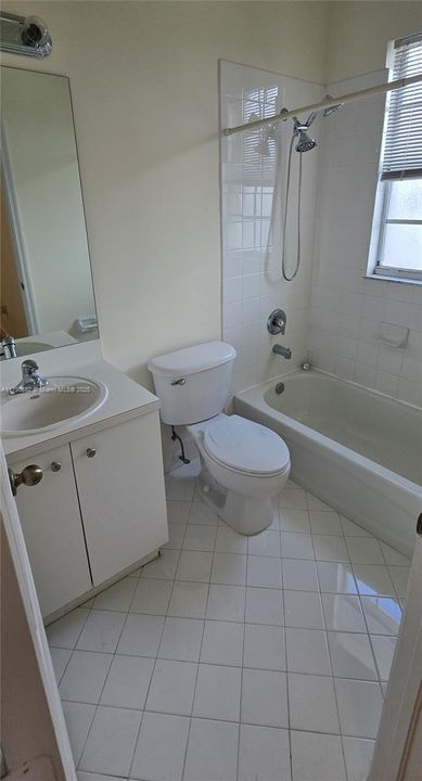 Recently Rented: $2,200 (2 beds, 2 baths, 1069 Square Feet)