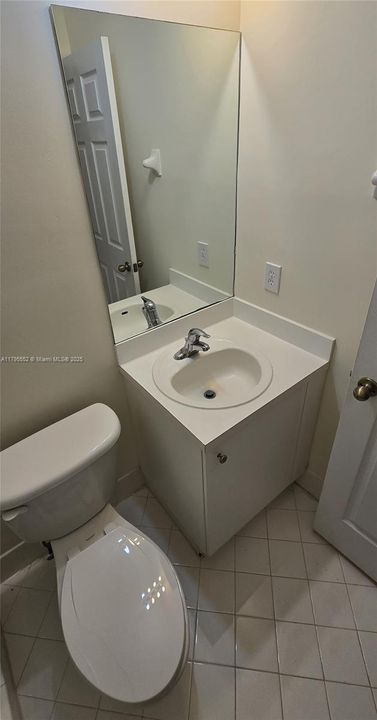 Recently Rented: $2,200 (2 beds, 2 baths, 1069 Square Feet)