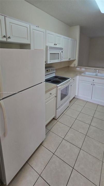 Recently Rented: $2,200 (2 beds, 2 baths, 1069 Square Feet)