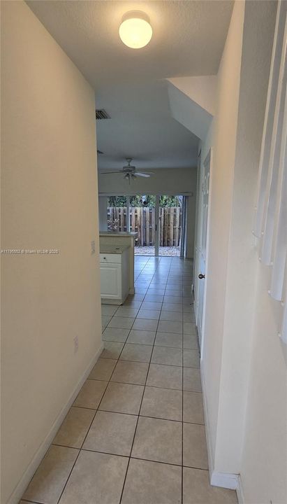 Recently Rented: $2,200 (2 beds, 2 baths, 1069 Square Feet)