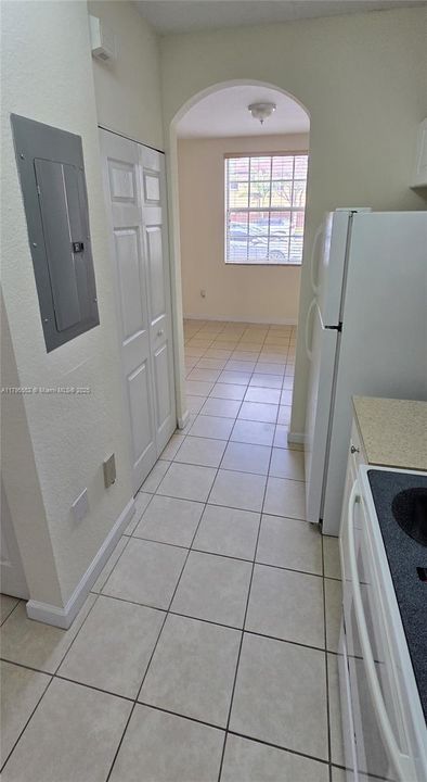 Recently Rented: $2,200 (2 beds, 2 baths, 1069 Square Feet)