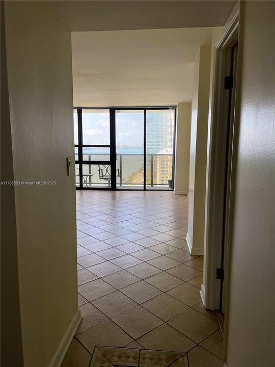 最近售出: $335,000 (1 贝兹, 1 浴室, 768 平方英尺)